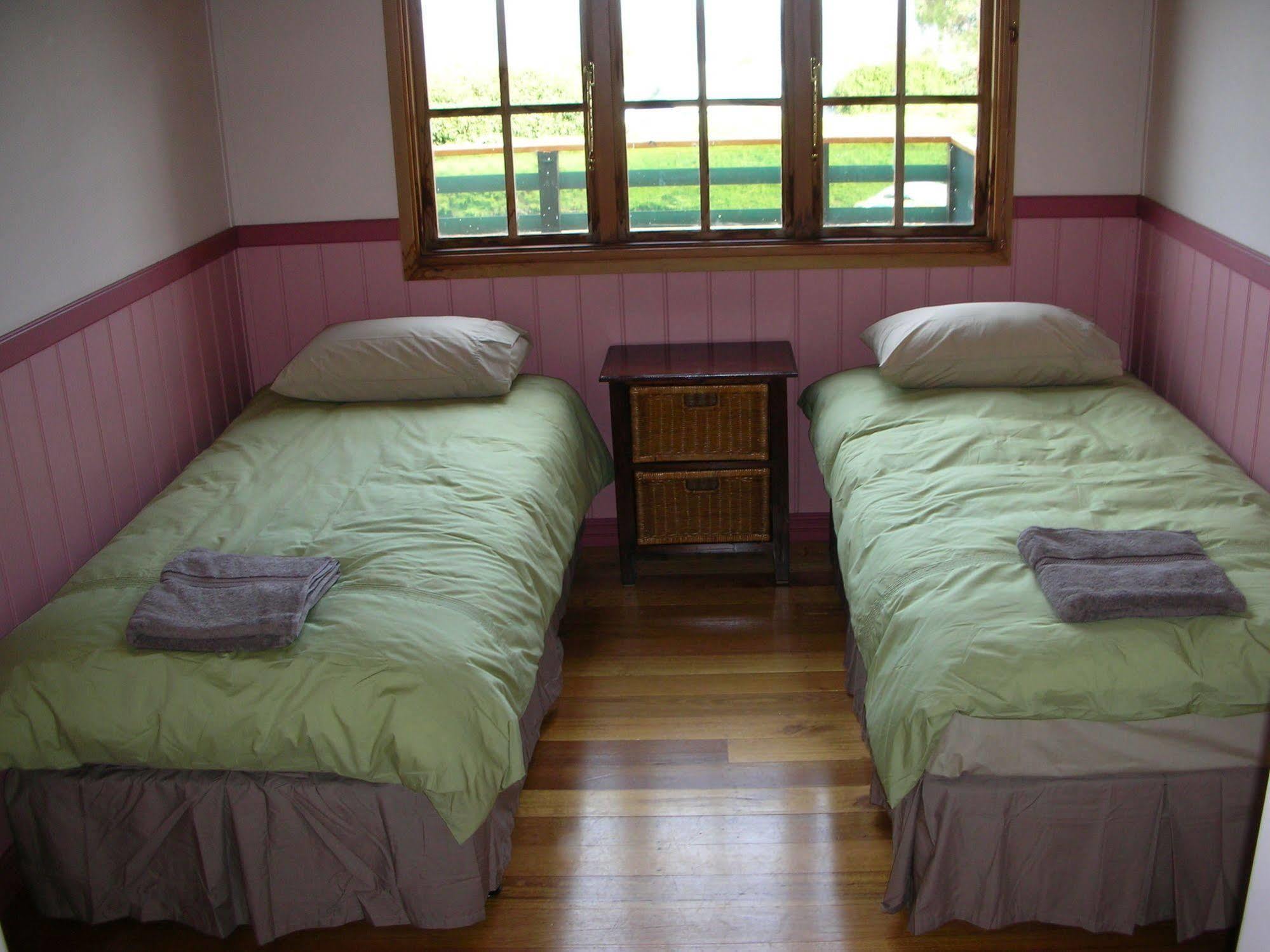 Cedar Cottages Blackmans Bay Екстер'єр фото